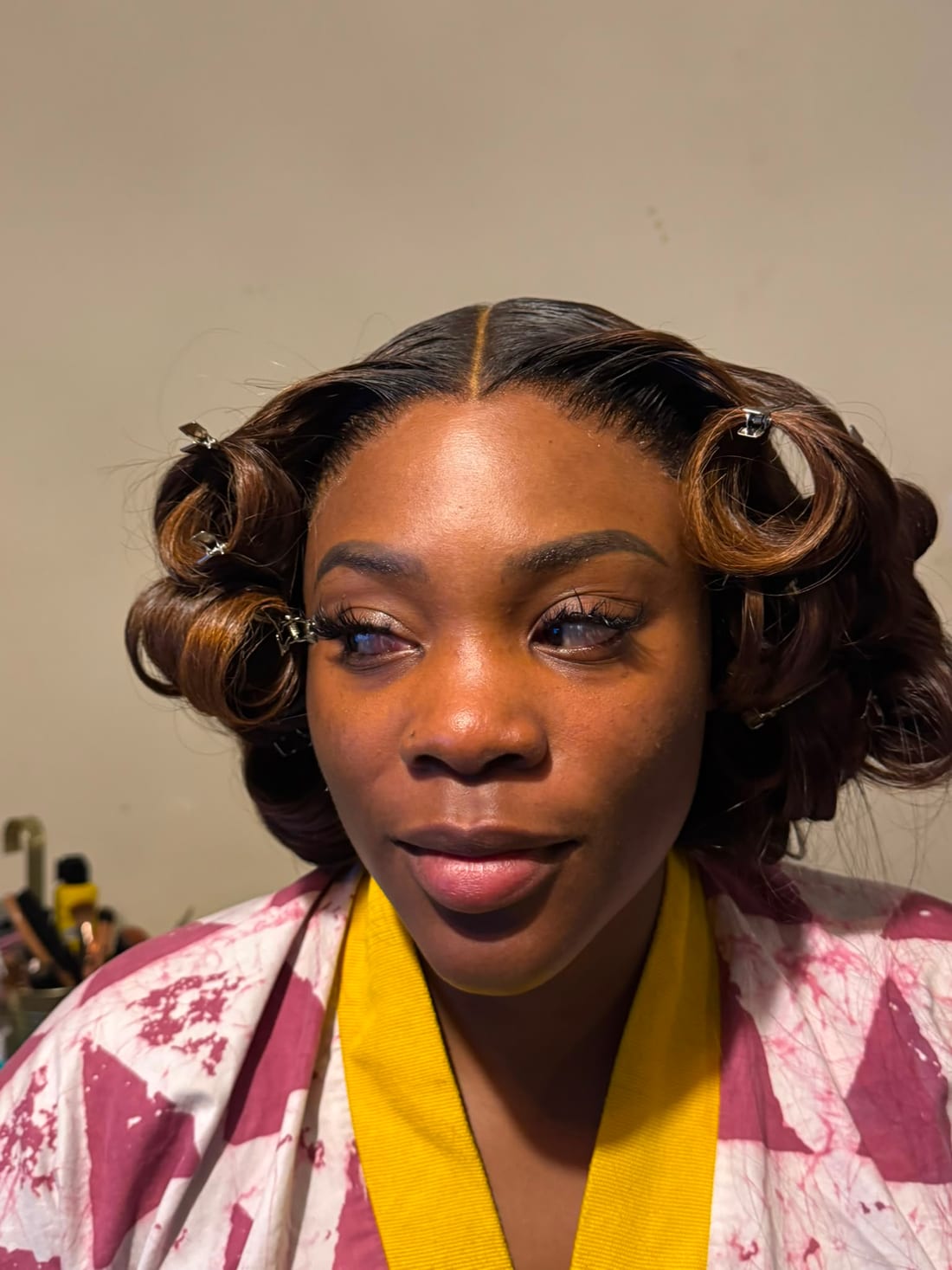 Pin-curl set & glam